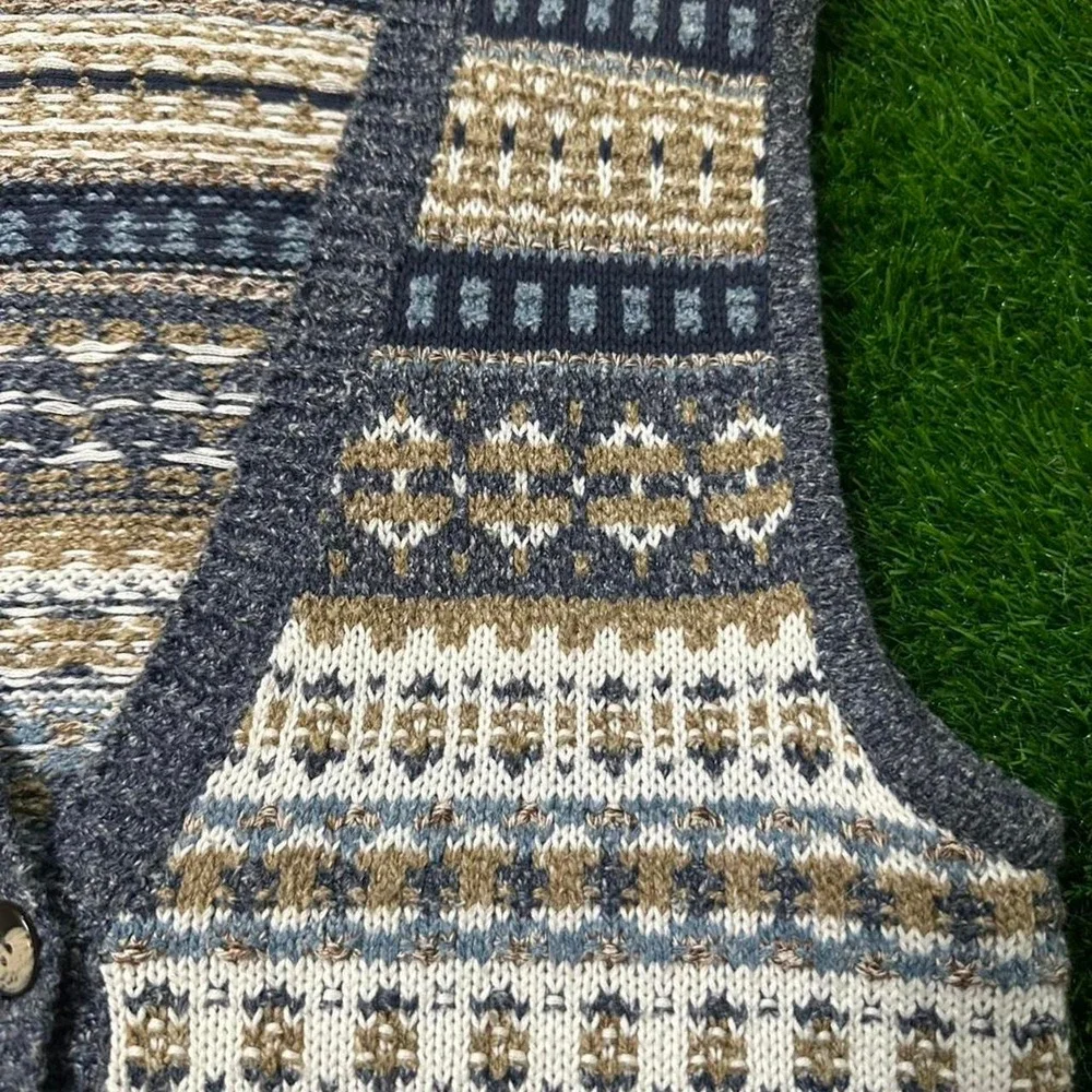 knitted sweater vest